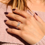 Load image into Gallery viewer, Saule Sky Blue Topaz Yüzük