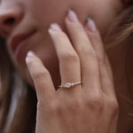 Load image into Gallery viewer, Mona 30 GIA Sertifikalı Pırlanta Yüzük