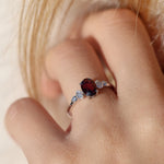 Load image into Gallery viewer, Melissa 70 Garnet Yüzük