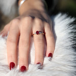 Load image into Gallery viewer, Hestia Grande Yakut Yüzük