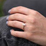 Load image into Gallery viewer, Amara 70 Oval Pırlanta Yüzük