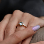 Load image into Gallery viewer, Eclat Sky Blue Topaz Yüzük