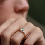 Load image into Gallery viewer, Eclat Sky Blue Topaz Yüzük