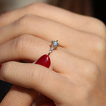 Load image into Gallery viewer, Fleur de Lys GIA Sertifikalı Pırlanta Yüzük