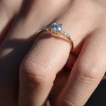 Load image into Gallery viewer, Varvara Pırlanta Yüzük