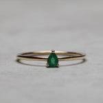 Load image into Gallery viewer, Nana Zümrüt Yüzük 4X3mm