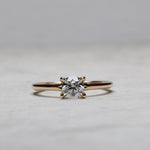 Load image into Gallery viewer, Abigail 70 Yuvarlak Pırlanta Yüzük