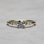 Load image into Gallery viewer, Varvara Pırlanta Yüzük