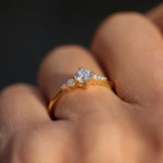 Load image into Gallery viewer, Fleur de Lys GIA Sertifikalı Pırlanta Yüzük