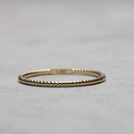 Load image into Gallery viewer, Burgu Desenli Sade Yüzük