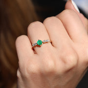 Lara Zümrüt Yüzük