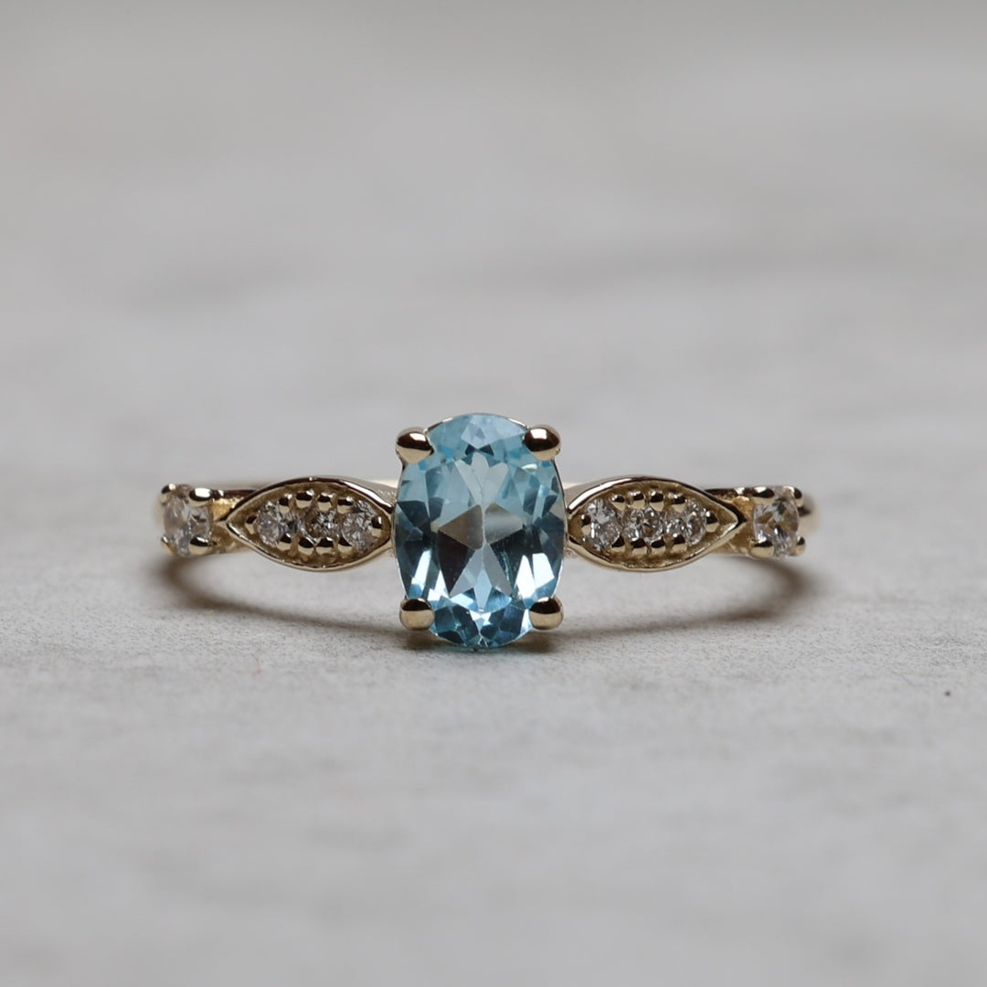 Viola Sky Blue Topaz Yüzük