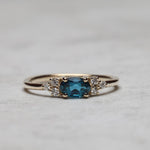 Load image into Gallery viewer, Hera London Blue Topaz Yüzük
